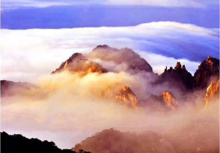 黄山的晨雾
