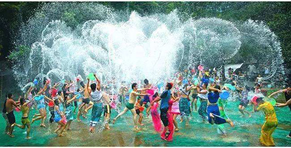重庆到泰国旅游泰国泼水节