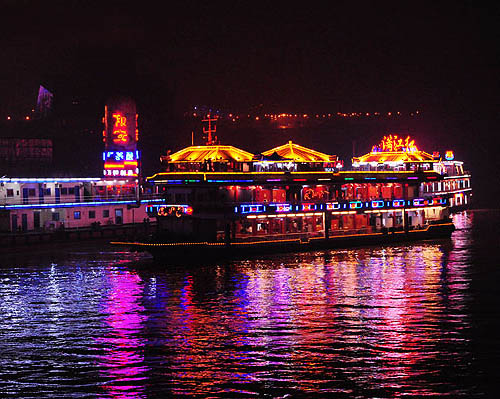 重庆两江游 两江游轮全方位观赏重庆夜景