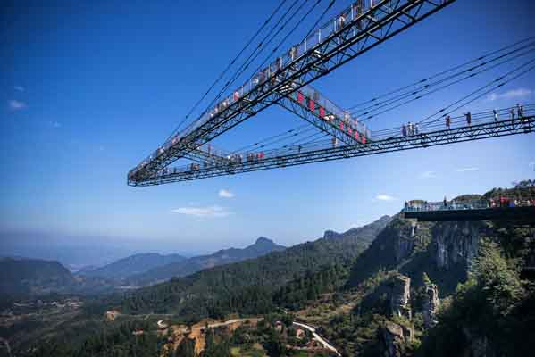 万盛梦幻奥陶纪乐园、天空悬廊直通车一日游