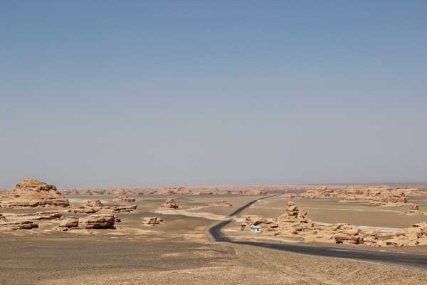 甘肃兰州-西遇敦煌-张掖丹霞-嘉峪关-莫高窟-鸣沙山月牙泉双动6日游