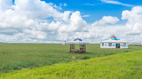 内蒙希拉穆仁草原、呼和浩特、成吉思汗陵、鄂尔多斯蓝钻奢悦双飞6日游