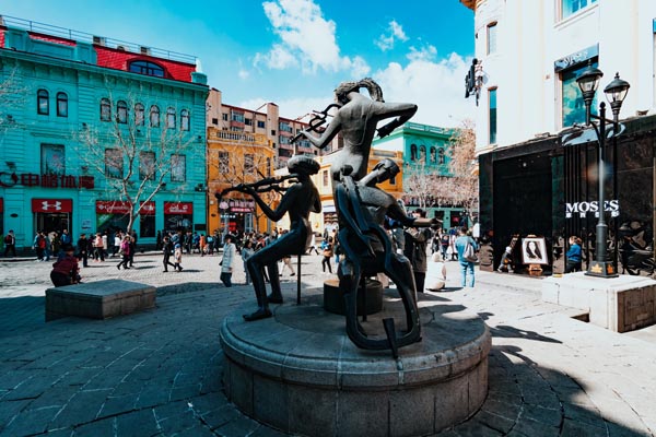 哈尔滨/大兴安岭原始森林/漠河/北极村龙江第一湾/乌苏里浅滩/北红村/北极圣诞村双飞6日游(北极之光)