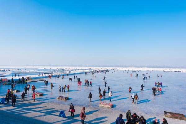 哈尔滨-亚布力-耍嗨雪乡双飞6日游