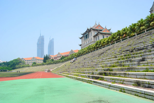 邂逅厦大、云水谣土楼、滩涂赶海双飞五日游