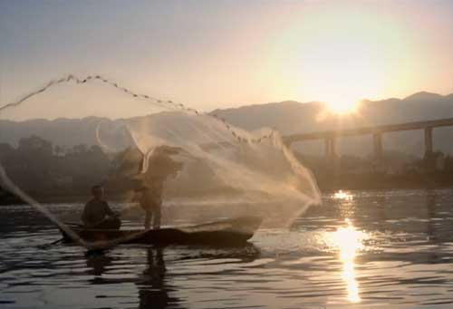 黔江濯水古镇+城市大峡谷+小南海十三寨+爱莉丝庄园2日游(一路黔行)