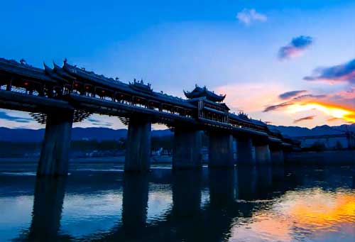 黔江濯水古镇、蒲花暗河、爱莉丝庄园双汽二日游(黔行之旅)