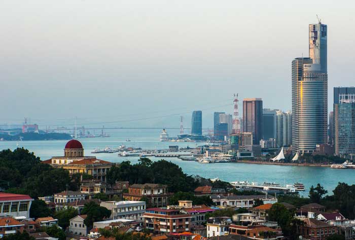 探秘永定高北土楼、厦门鼓浪屿、赶海捉蟹、集美学村双飞五日游