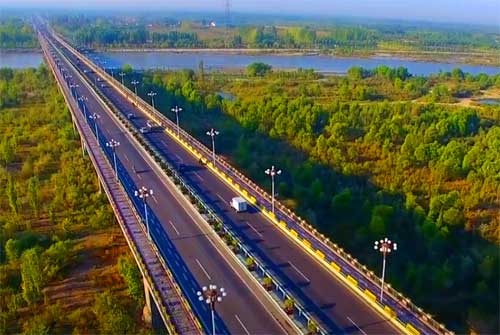 【无敌东西南北疆】全景新疆专列18日游(坐着专列游新疆 )