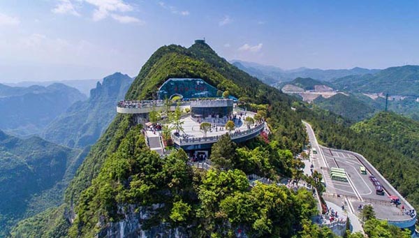  純玩雲陽全景2日遊>純喜雲陽龍缸雲端廊橋/張飛廟/千步雲梯/三峽文物